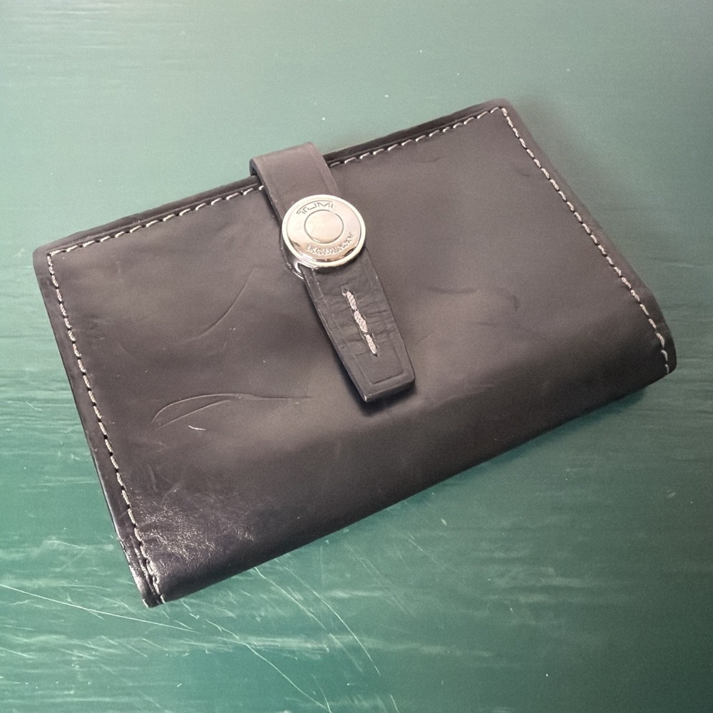 TUMI Genuine Leather Black Card Holder Men's Wallet